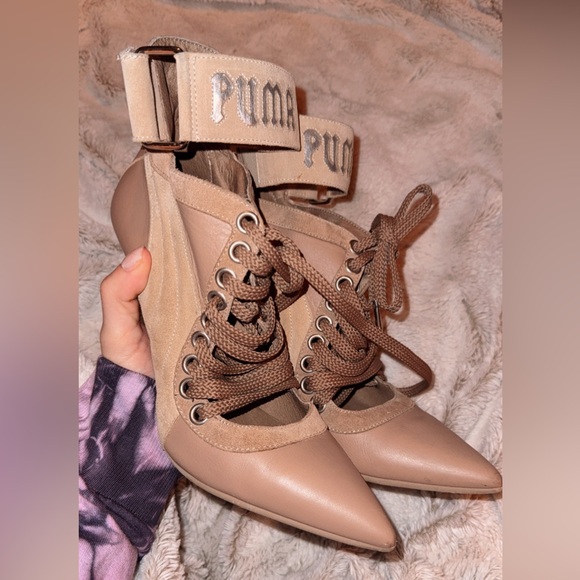 ✨offers welcomed✨ Puma x fenty 8.5 heels - Picture 2 of 7